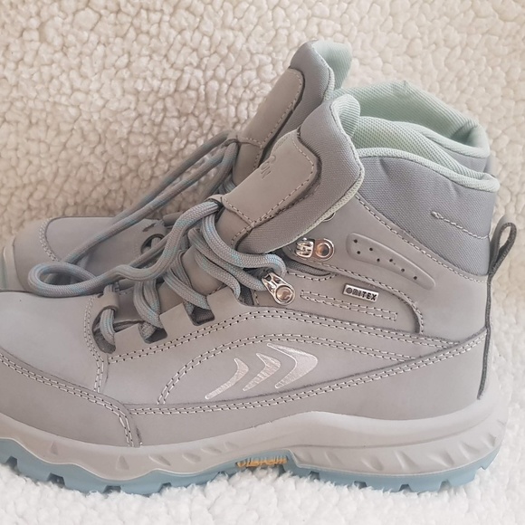 winter boots - Picture 2 of 6